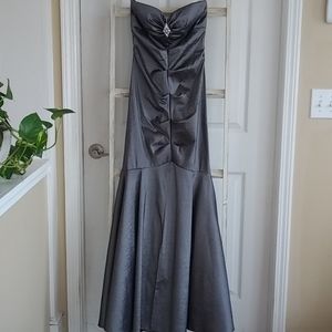 Gray strapless prom dress